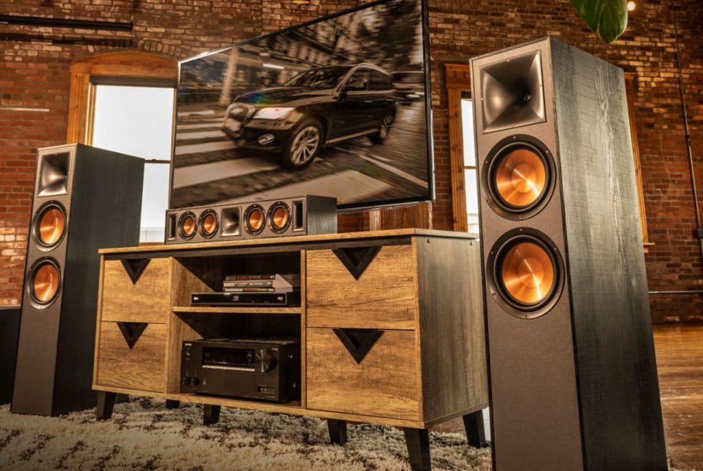 Klipsch_Reference_Speakers_Lifestyle_7